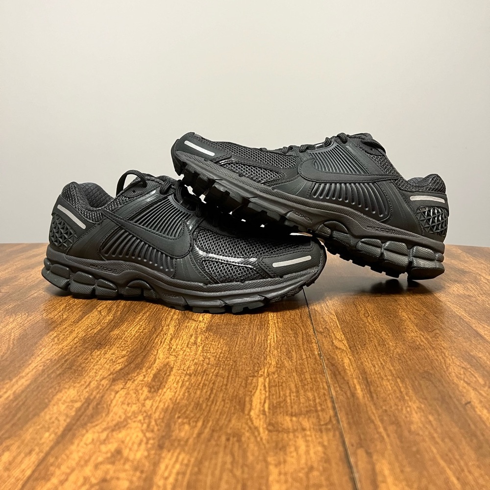 Nike Zoom Vomero 5 Anthracite Colorway